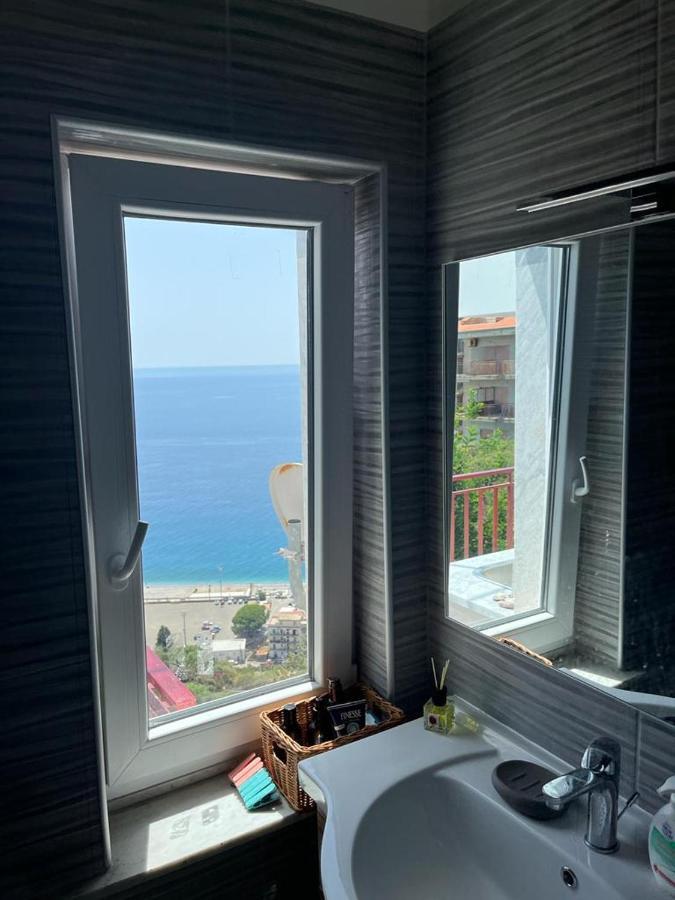 Casa Vacanze Luna Apartamento Letoianni Exterior foto